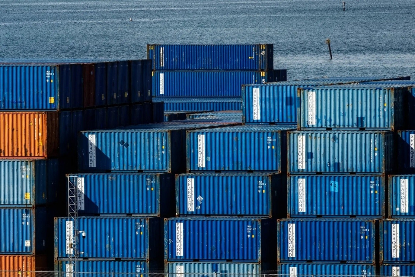 تعرفه‌های جدید آمریکا با نرخ ۱۰ درصد اعمال شد